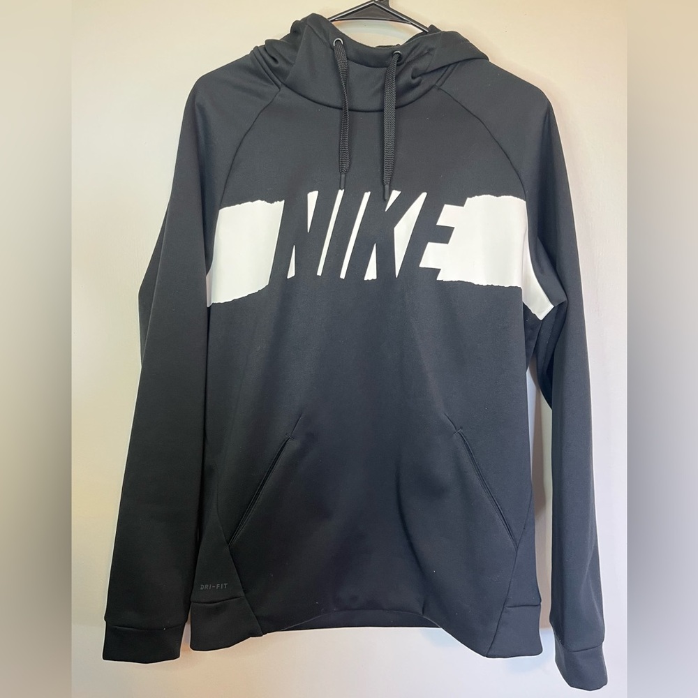 Nike Dri-FIT Hoodie Men’s Medium Black Pullover Big Logo Athletic Sweatshirt